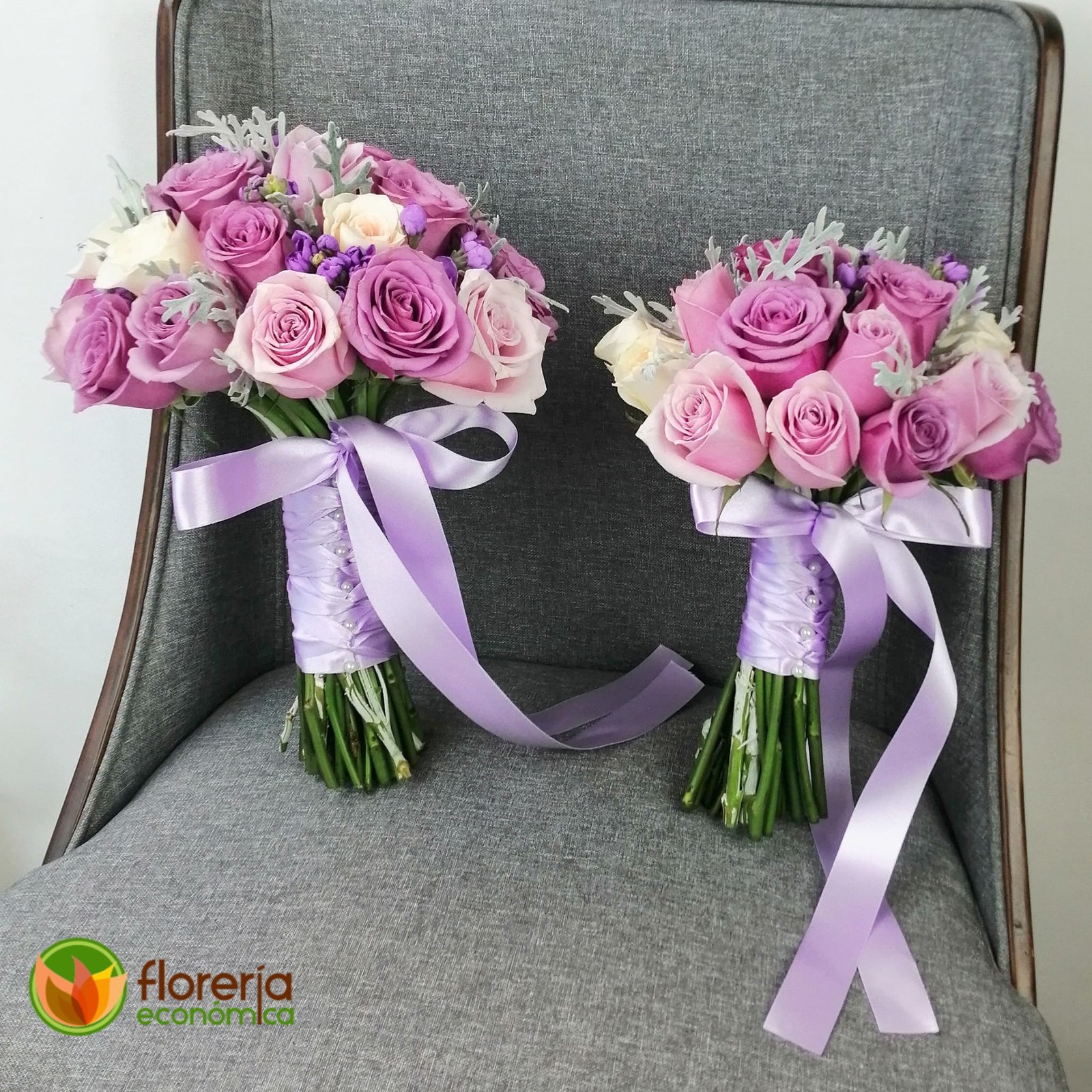 Ramo de novia con rosas lilas, rosas y ivory - Floreria Economica