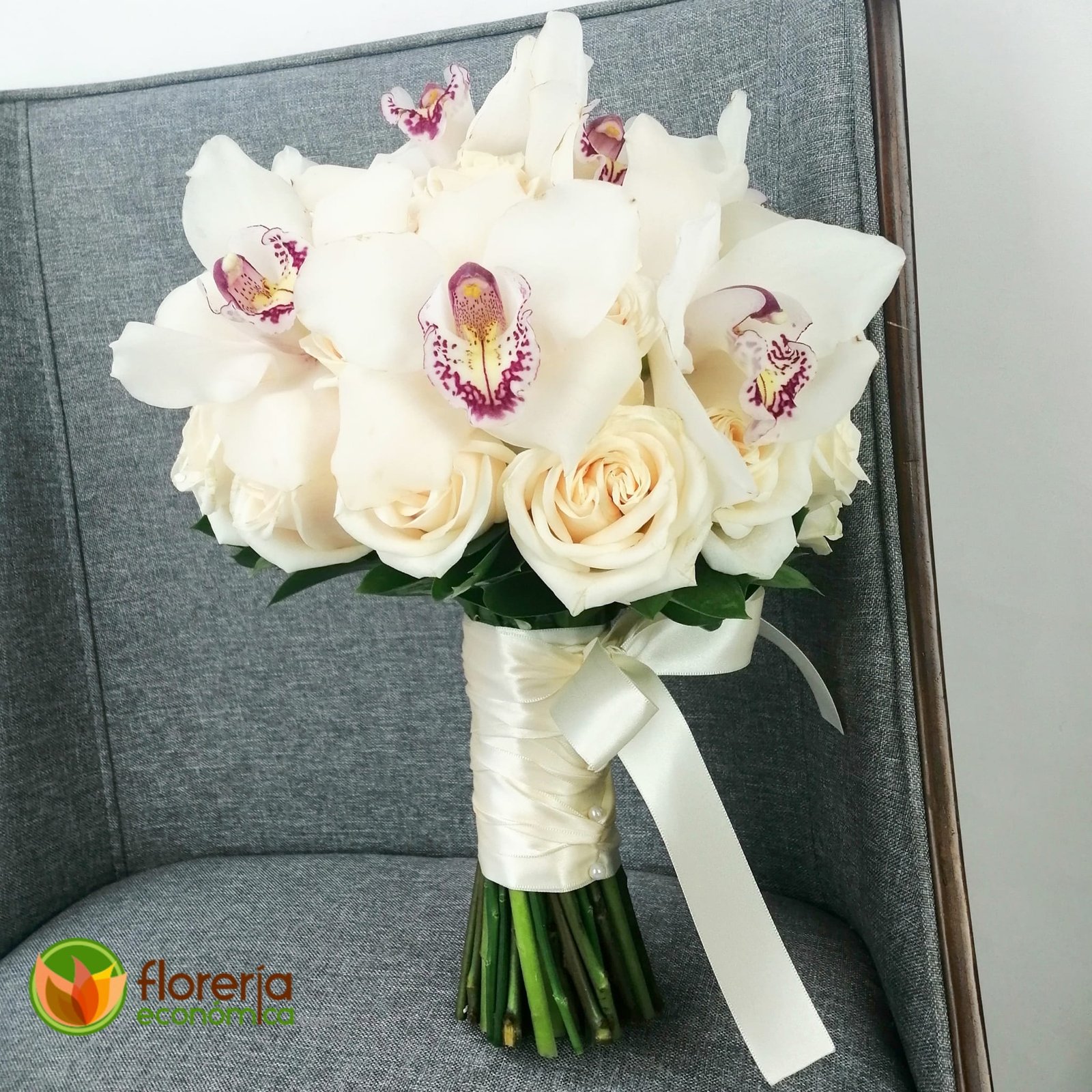 Ramo de novia orquídeas cymdidium blancas - Floreria Economica
