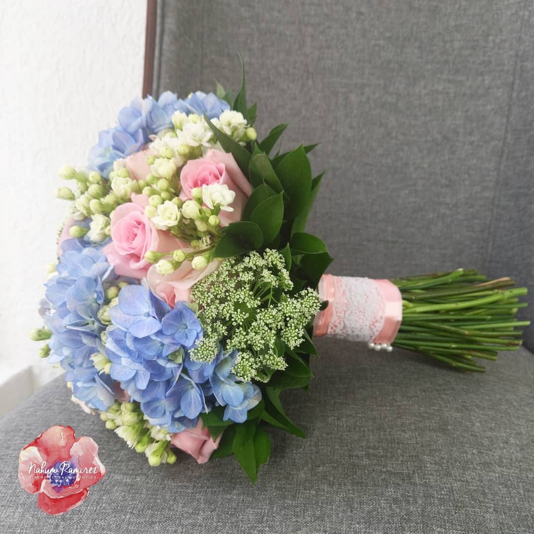 Ramos de novia con hortensias azules - Floreria Economica